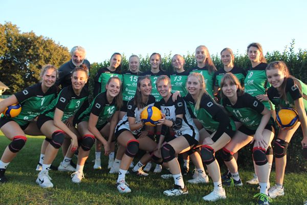 Zepernicker Volleyballerinnen starten neu durch und holen ersten Saisonsieg