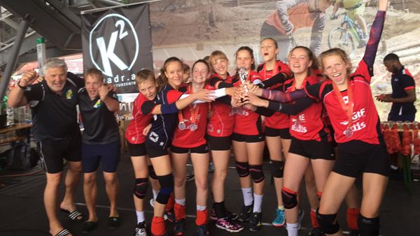 Volleyballerinnen aus Zepernick feiern tollen Erfolg in  Klagenfurt